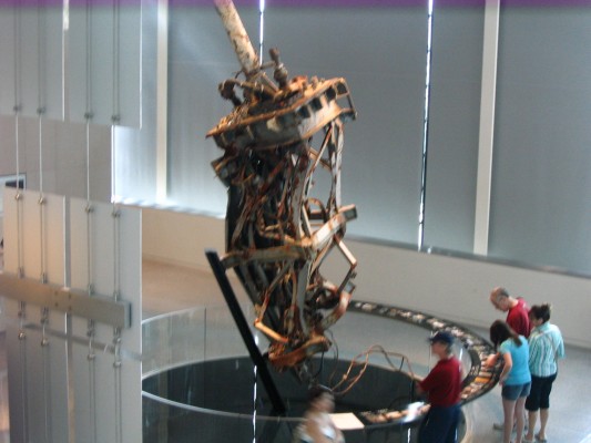 Iron remains from Ground Zero Newsmuseum.jpg