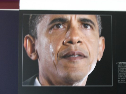 Obama cries after grandmother's death.jpg